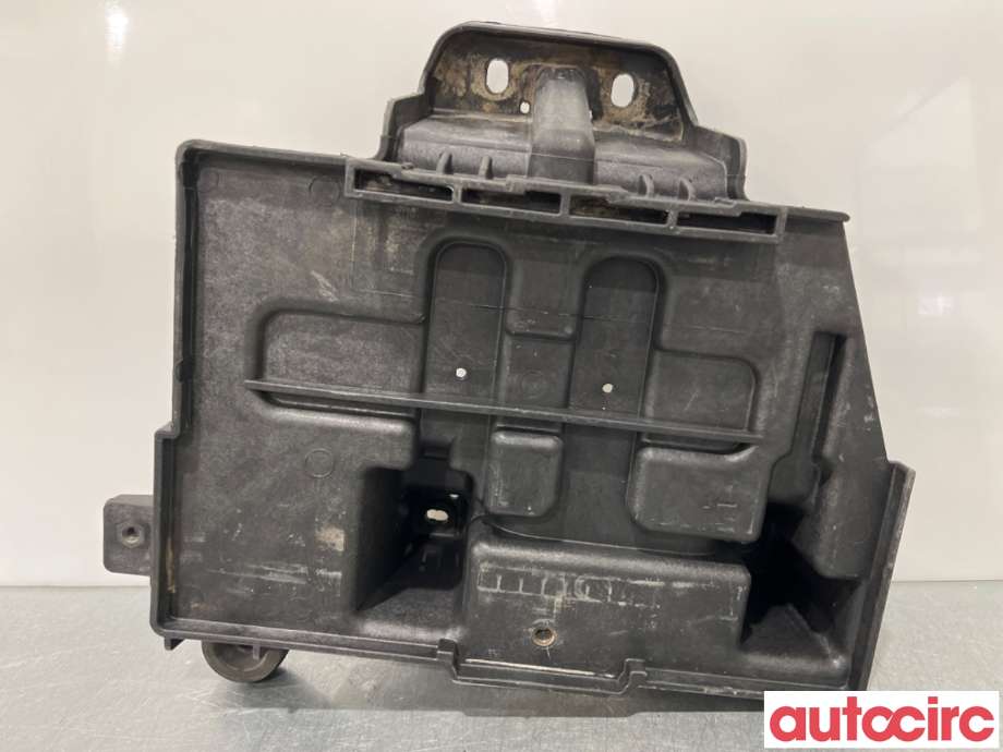 Batterikasse/feste til Kia Sportage, 2010-2016 (Type III) (KIA|371502S200)