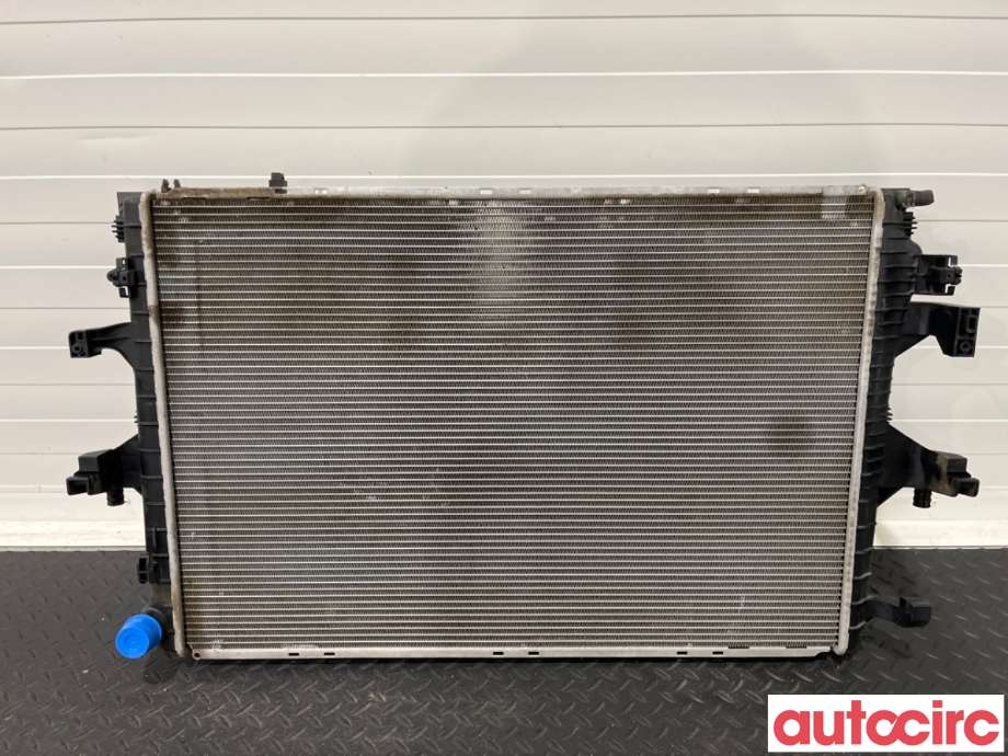 Radiator (automat gir) til VW Transporter / Caravelle 2009-2015 (Fase 2) (T5) (T5) (VOLKSWAGEN|7E0121253A|)