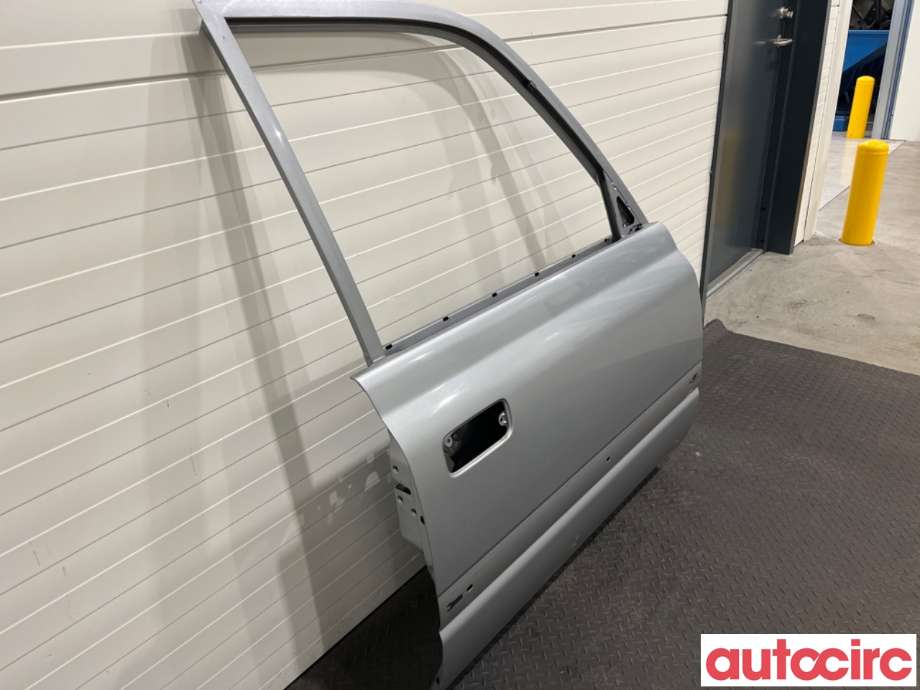 Dør høyre foran til Toyota Land Cruiser 90 1996-2002 (TOYOTA|6700160341||6700160343)
