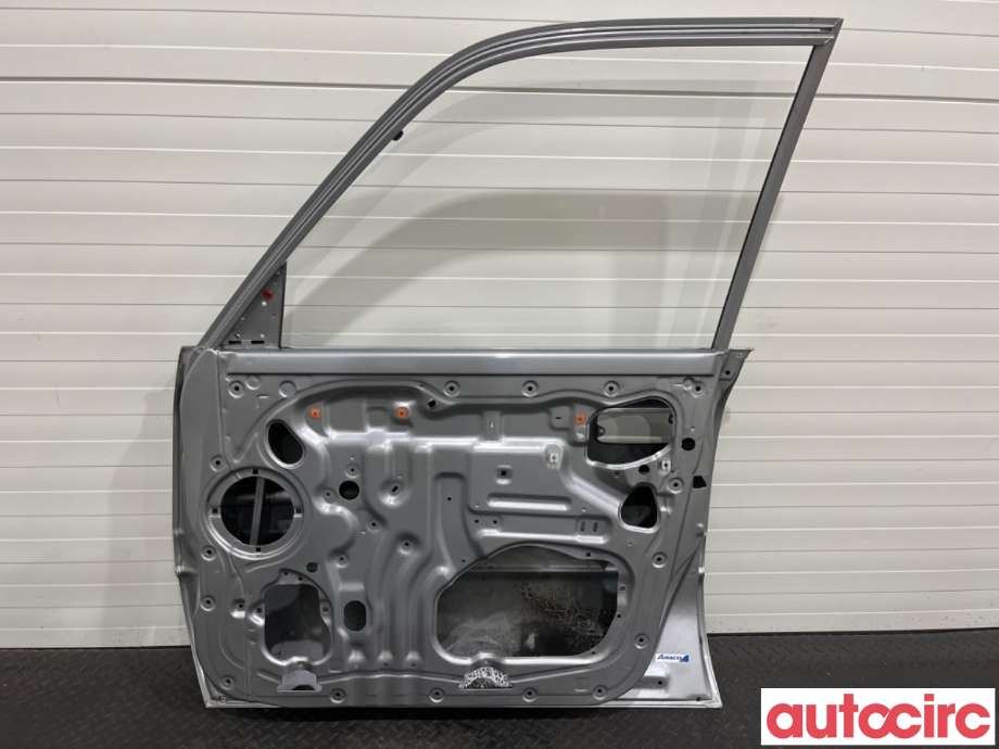 Dør høyre foran til Toyota Land Cruiser 90 1996-2002 (TOYOTA|6700160341||6700160343)
