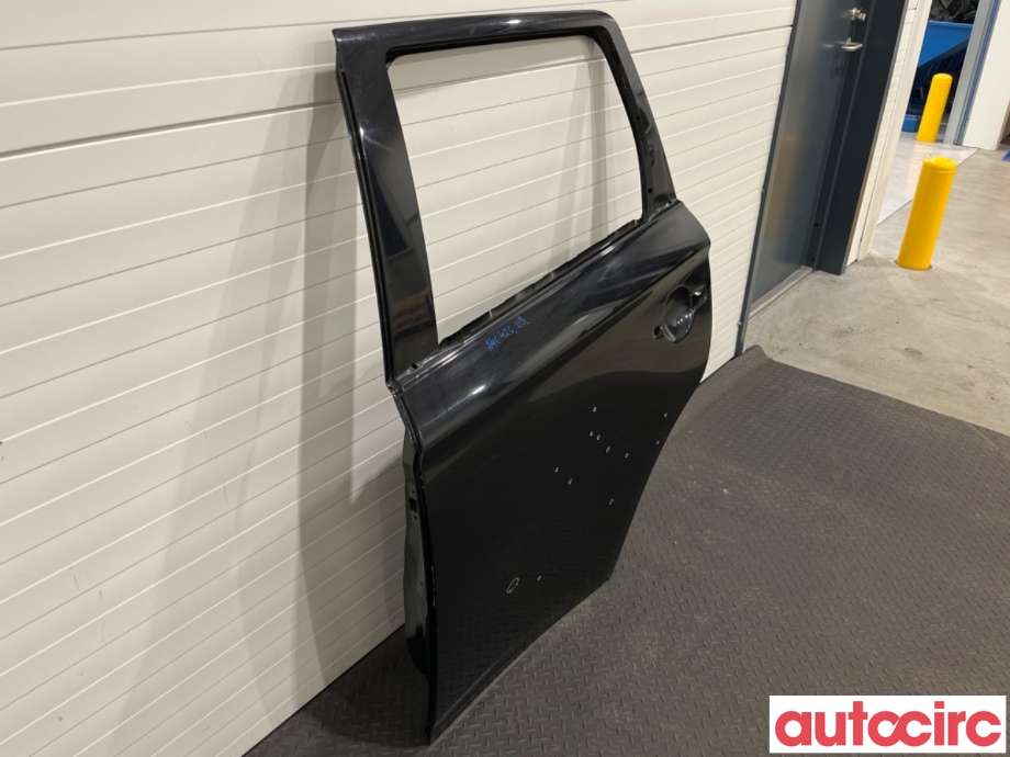 Dør venstre bak til Mitsubishi Outlander 2015-->> (Type III, Fase 2)  (MITSUBISHI|5730B557|)