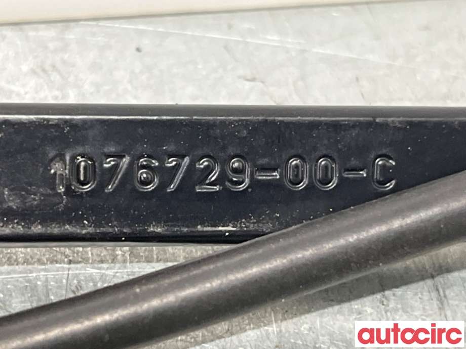 Viskerarmer frontrute til Tesla Model 3 2018-2023 (Fase 1) (TESLA|1061687-00-AA||1076729-00-C)