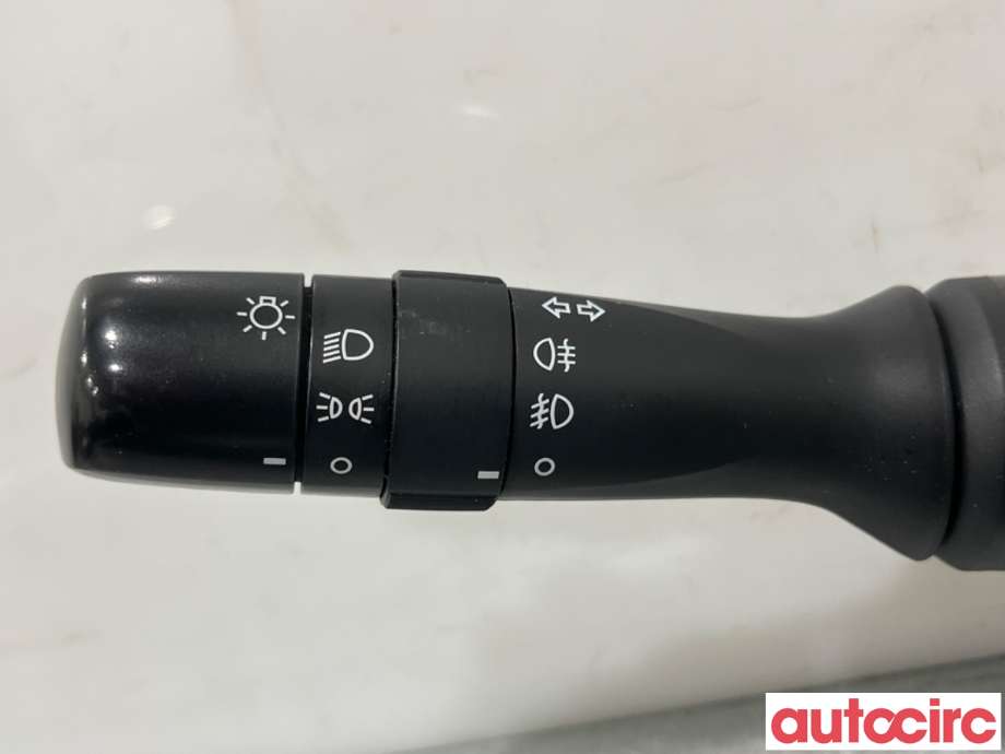 Bryter blink til Toyota Yaris 2012-2014 (Type III, Fase 1)  (TOYOTA|841400D300|)