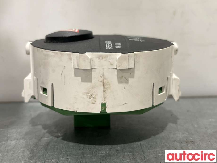 Bryter nødblink til Toyota Yaris 2012-2014 (Type III, Fase 1)  (TOYOTA|839500D080|)