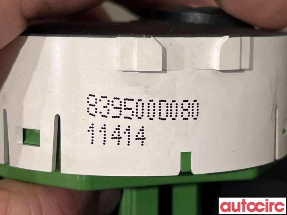 Bryter nødblink til Toyota Yaris 2012-2014 (Type III, Fase 1)  (TOYOTA|839500D080|)