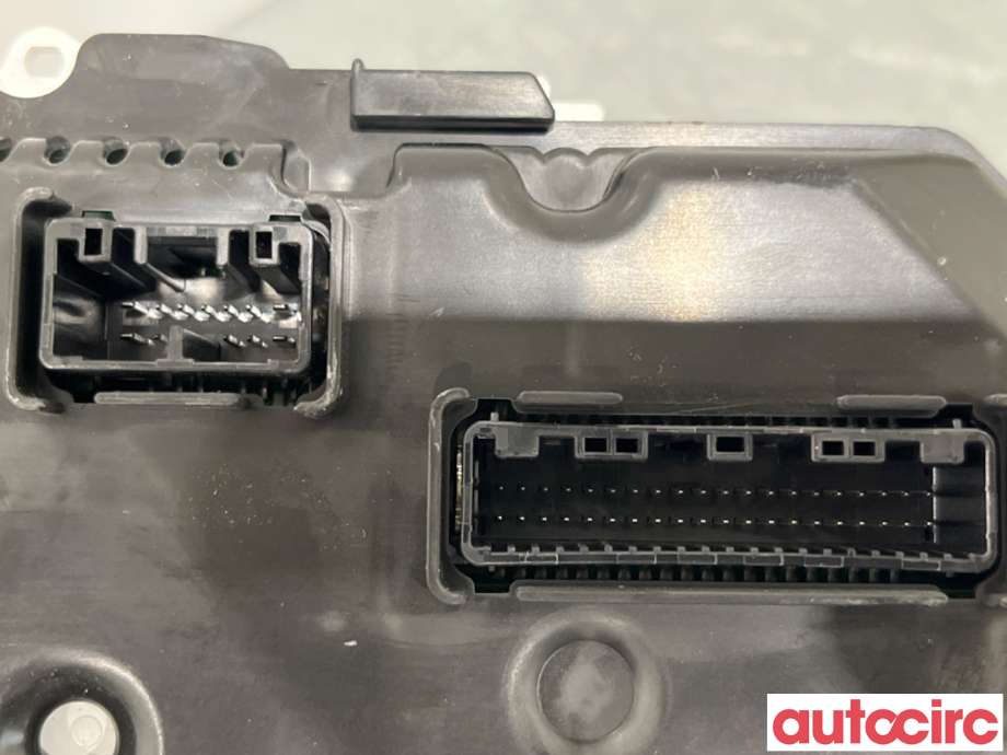 Instrumentpanel til Toyota Yaris 2012-2014 (Type III, Fase 1)  (TOYOTA|838000DT70|MB157550-7734|83800-0DT70)