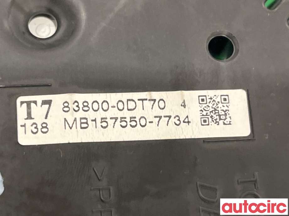 Instrumentpanel til Toyota Yaris 2012-2014 (Type III, Fase 1)  (TOYOTA|838000DT70|MB157550-7734|83800-0DT70)