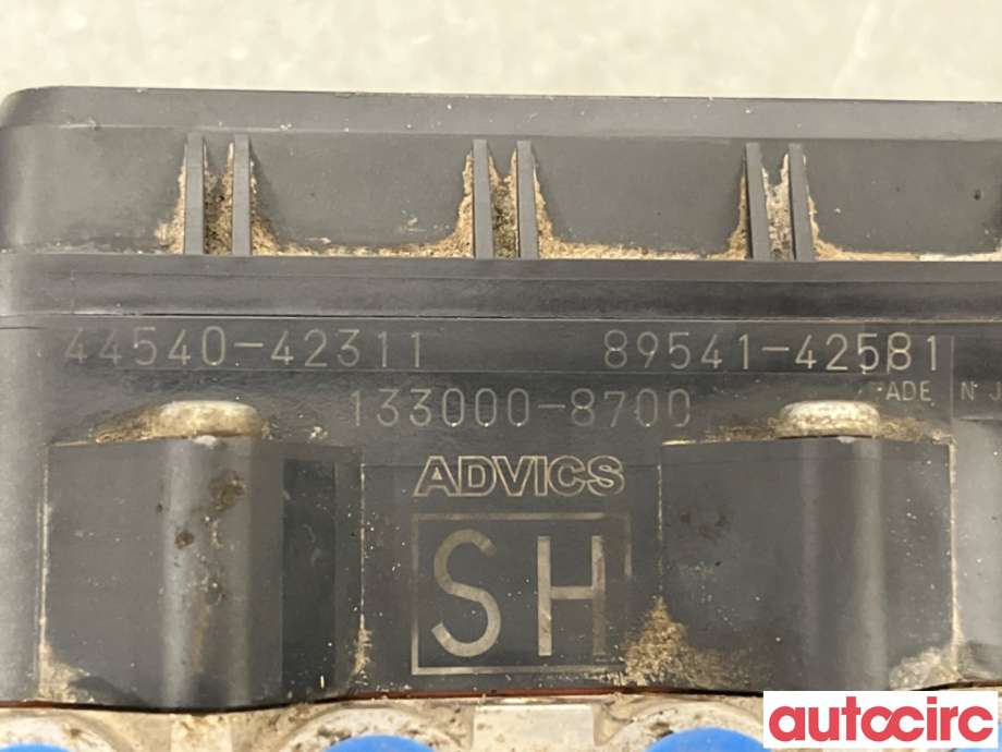 ABS sentral til Toyota RAV4 2013-2015 (Type IV, Fase 1)  (TOYOTA|4405042701|133000-8700|44540-42311)