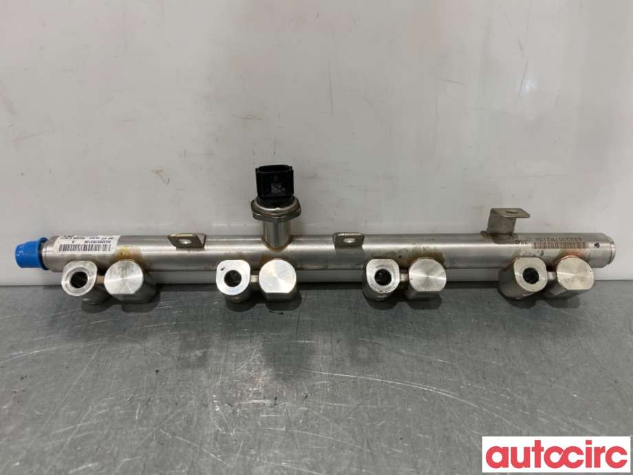 Dyseskinne (fuelrail) til Kia Sorento 2016-->> Type III (KIA|353042M400|9062200003|35300-2M400)