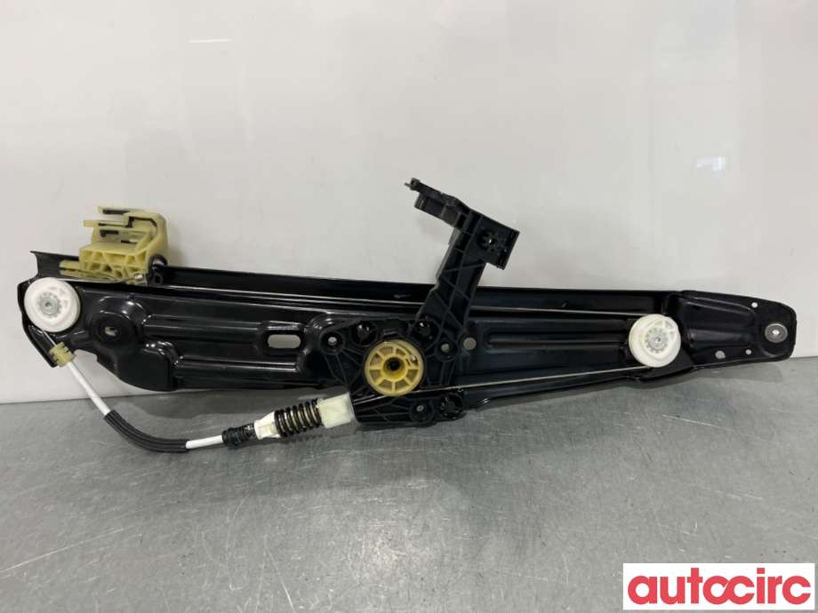 Ruteheis til BMW 5-Serie 2010-2017 (F10/F11) (F10/F11) (BMW|51357182613|)