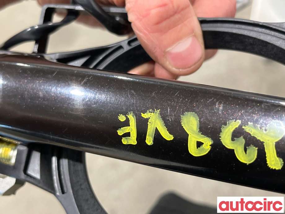 Dørhåndtak utv venstre foran til Mitsubishi Outlander 2015-->> (Type III, Fase 2)  (MITSUBISHI|5716A013XH||80611W020P)