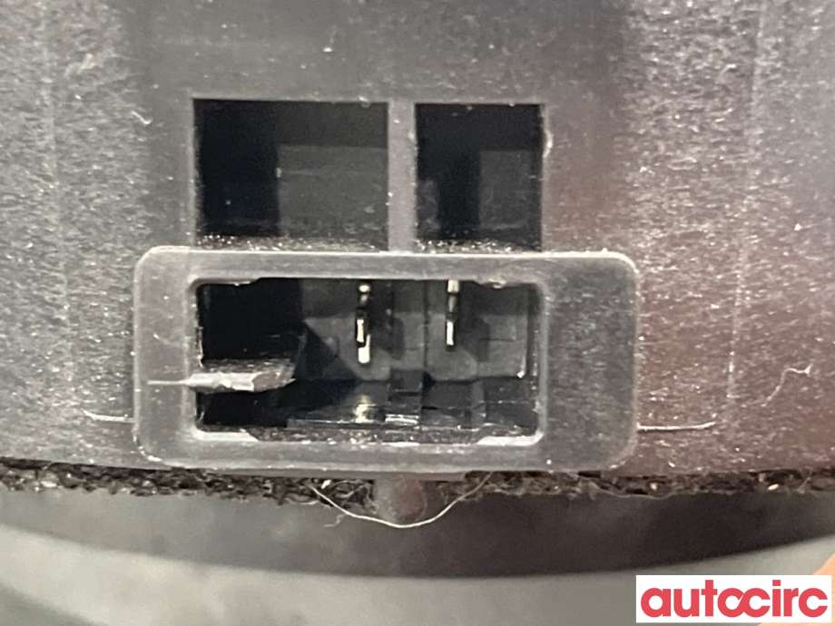 Bilstereo høyttaler til Mitsubishi Outlander 2015-->> (Type III, Fase 2)  (MITSUBISHI|8720A194|)