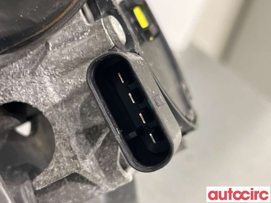 Viskermotor frontrute til Mercedes Vito 2014-->> (W447) (W447) (MERCEDES|A4478200040|W000051184|)