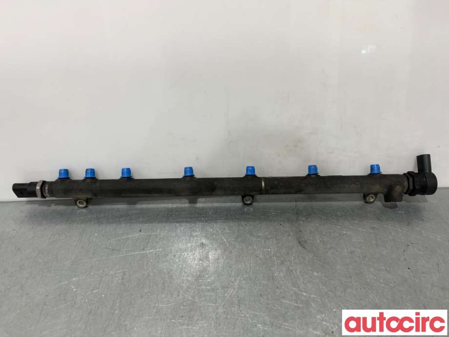 Dyseskinne (fuelrail) til Mercedes E-Klasse 2002-2006 (Fase 1) (W211) (W211) (MERCEDES|A6130700195|0445216007)