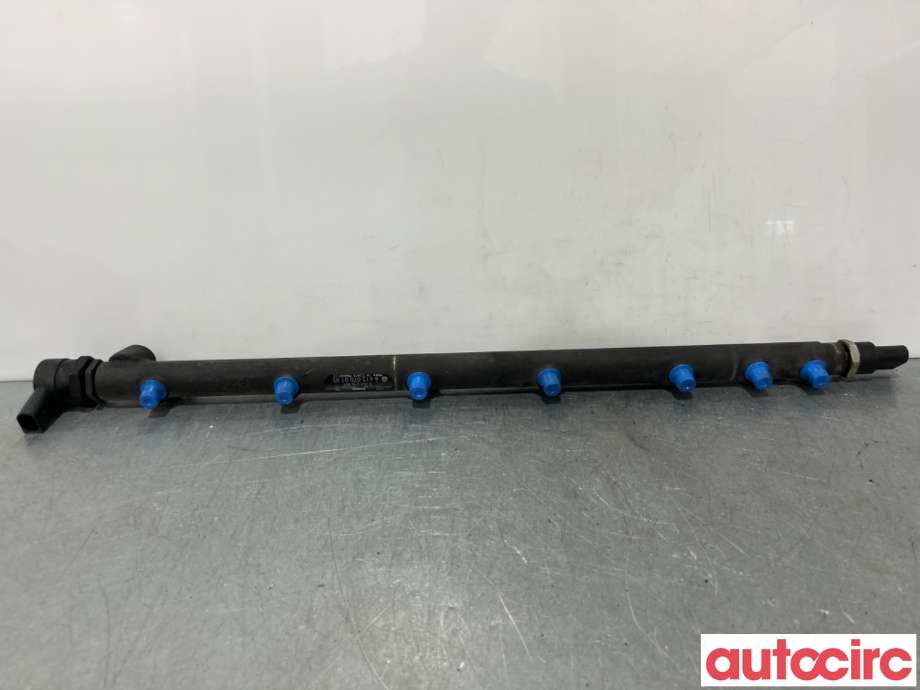 Dyseskinne (fuelrail) til Mercedes E-Klasse 2002-2006 (Fase 1) (W211) (W211) (MERCEDES|A6130700195|0445216007)