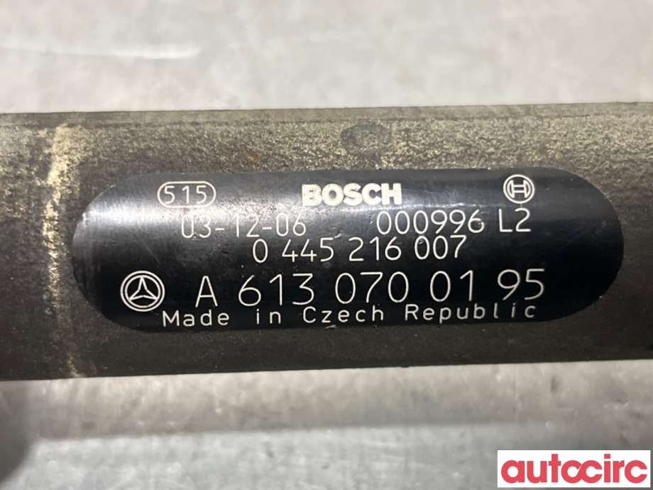 Dyseskinne (fuelrail) til Mercedes E-Klasse 2002-2006 (Fase 1) (W211) (W211) (MERCEDES|A6130700195|0445216007)