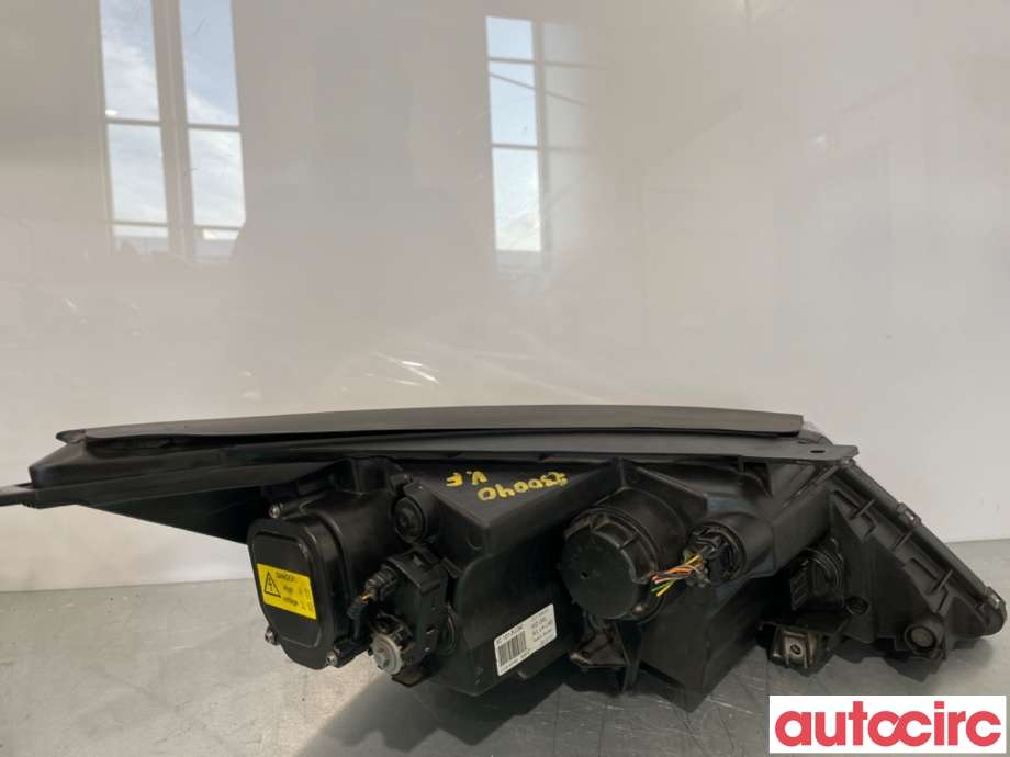 Frontlykt venstre halogen til Kia Sportage 2010-2016 (Type III)  (KIA|921013U290|)