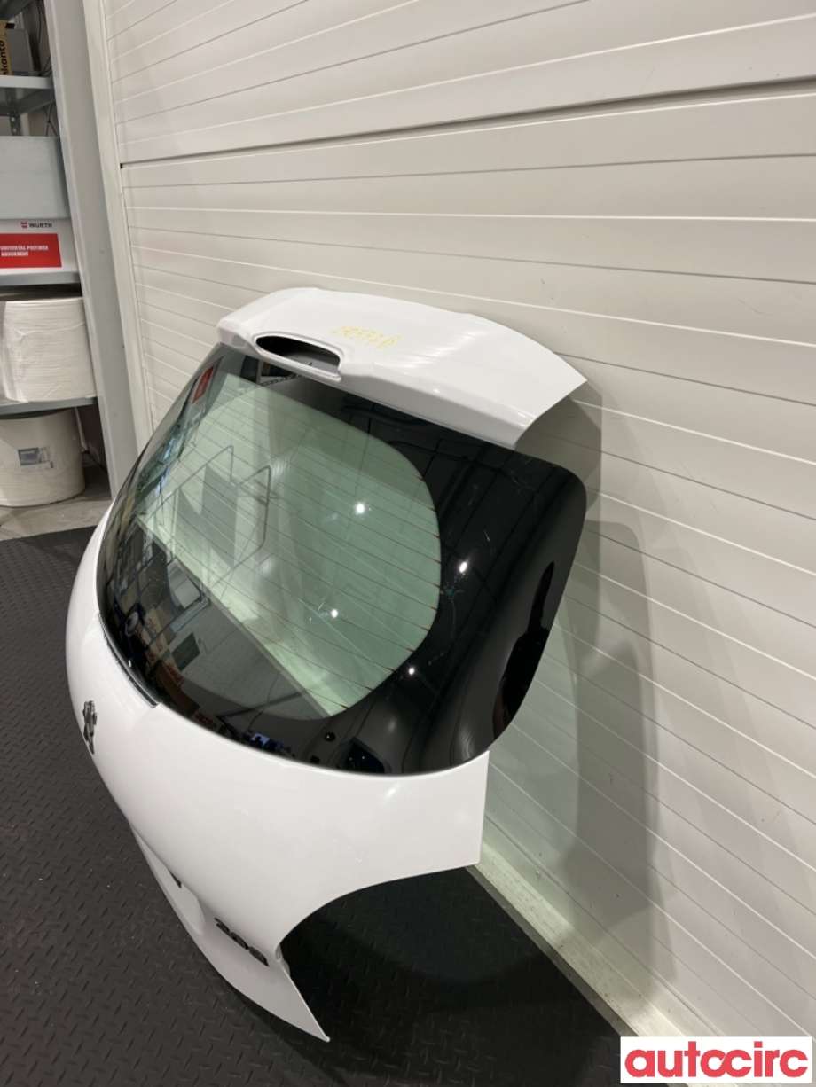 Bakluke combi til Peugeot 208 2012-2019 (Type I)  (PEUGEOT|9810682180||9672664480)