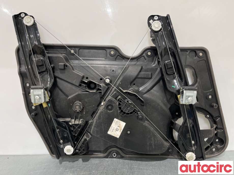 Ruteheis til VW Golf VI 2008-2012  (VOLKSWAGEN|5K0837462D||5K1837730T)