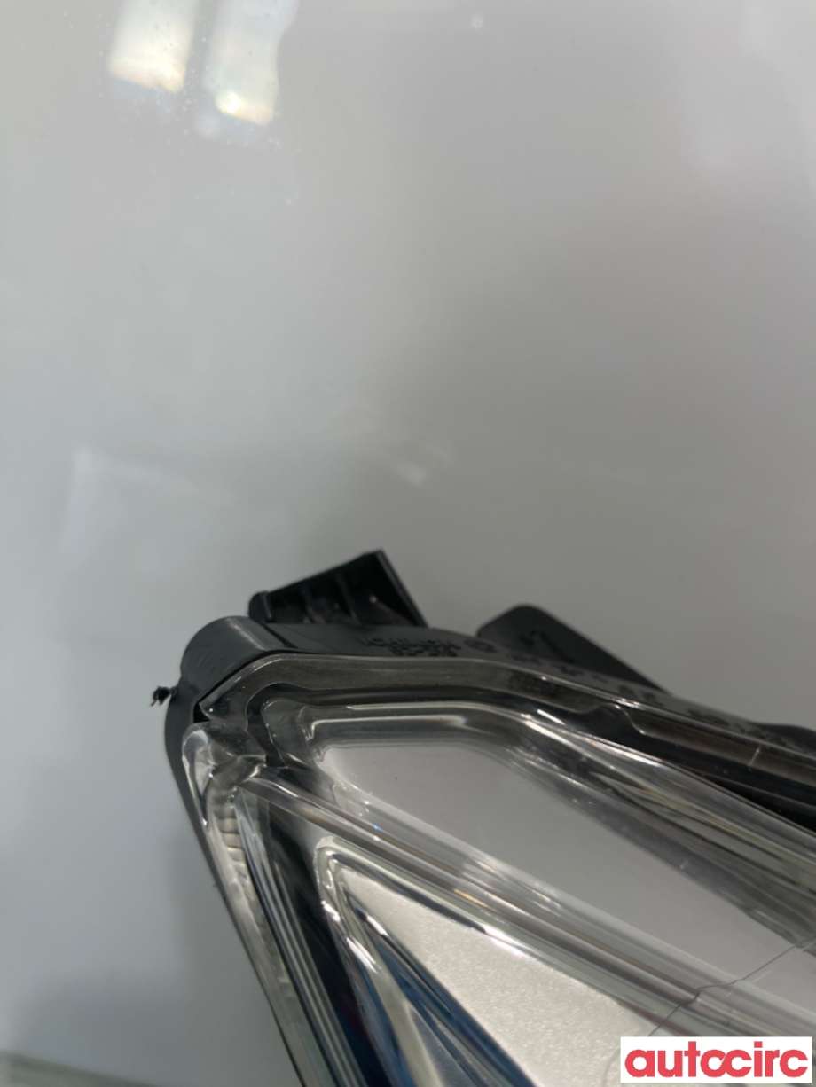 Frontlykt høyre halogen til Subaru Trezia 2011-2013  (NO NR|)