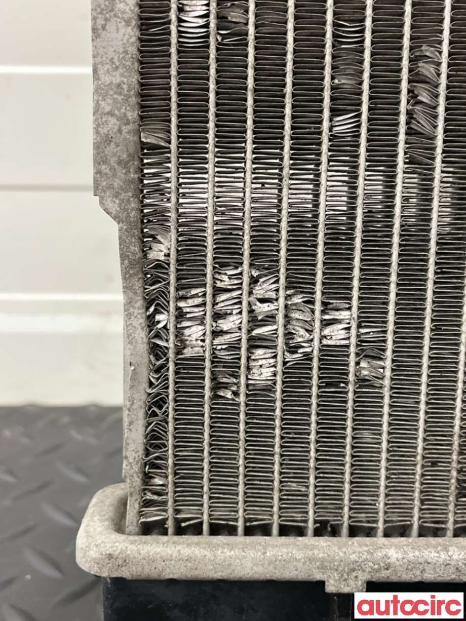 Radiator (automat gir) til Mitsubishi Outlander 2015-->> (Type III, Fase 2)  (MITSUBISHI|1350A601|)