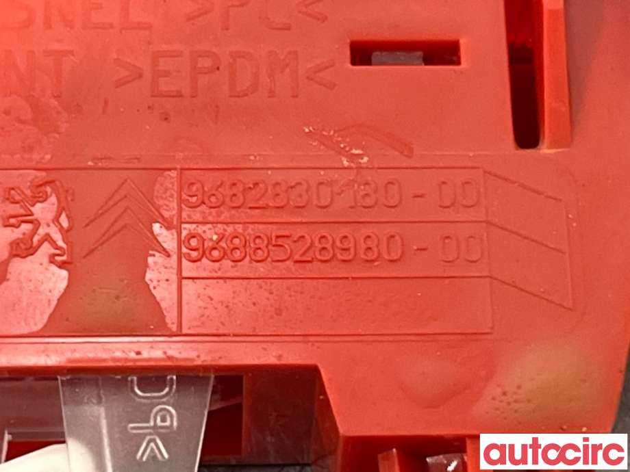 Baklykt bremselys bakrute til Peugeot Partner 2015-2019 (Type II, Fase 2)  (PEUGEOT|6351FC|89093986|9688528980)