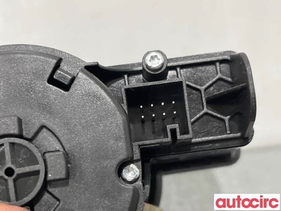 Bryter lys til Mercedes CLA 2013-2019 (C117) (C117) (MERCEDES|A2049053103|10091543)
