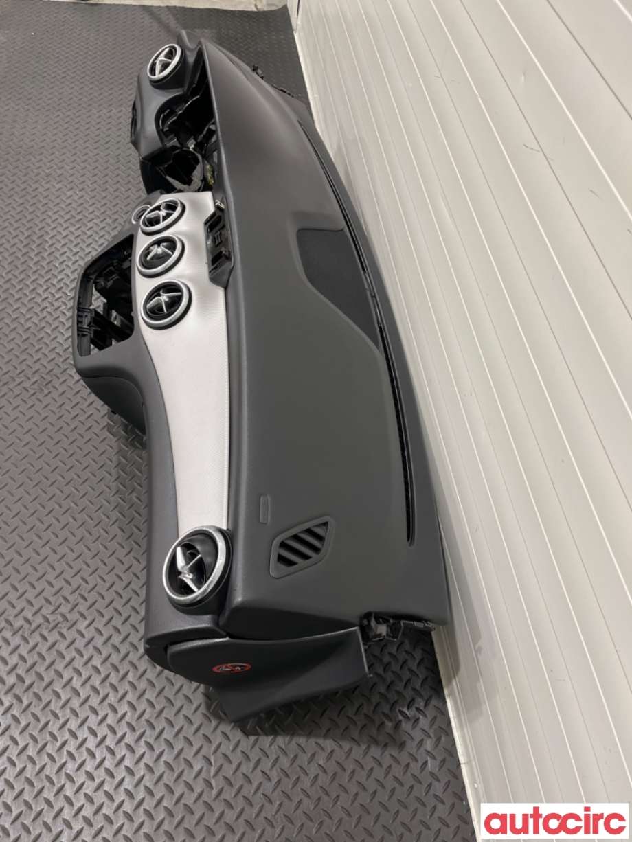 Dashbord til Mercedes CLA 2013-2019 (C117) (C117) (MERCEDES|A1176800801|)