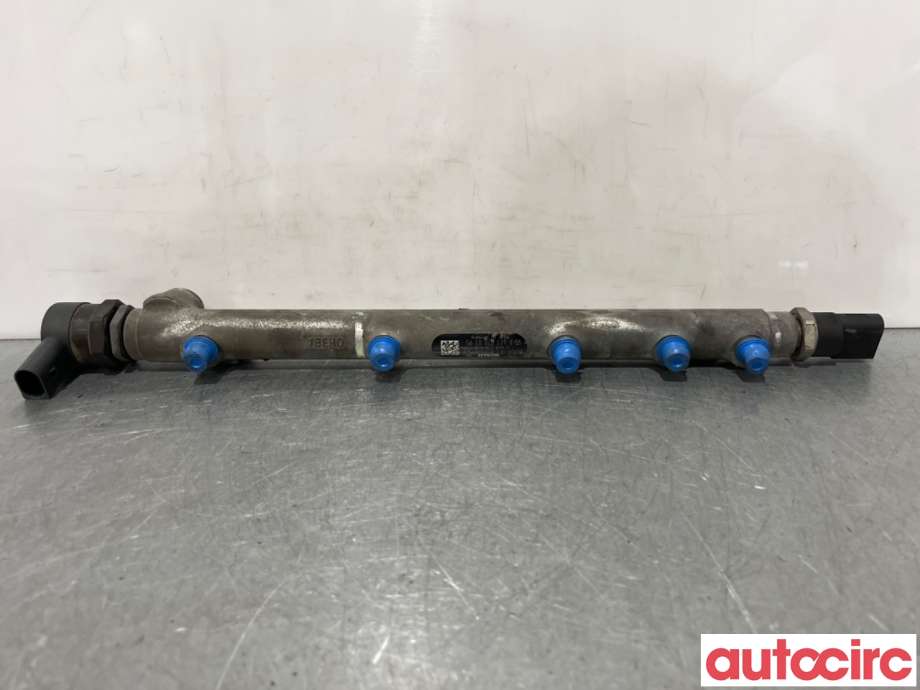 Dyseskinne (fuelrail) til Mercedes E-Klasse 2002-2006 (Fase 1) (W211) (W211) (MERCEDES|A6460701595|0445214038|A6110700395)