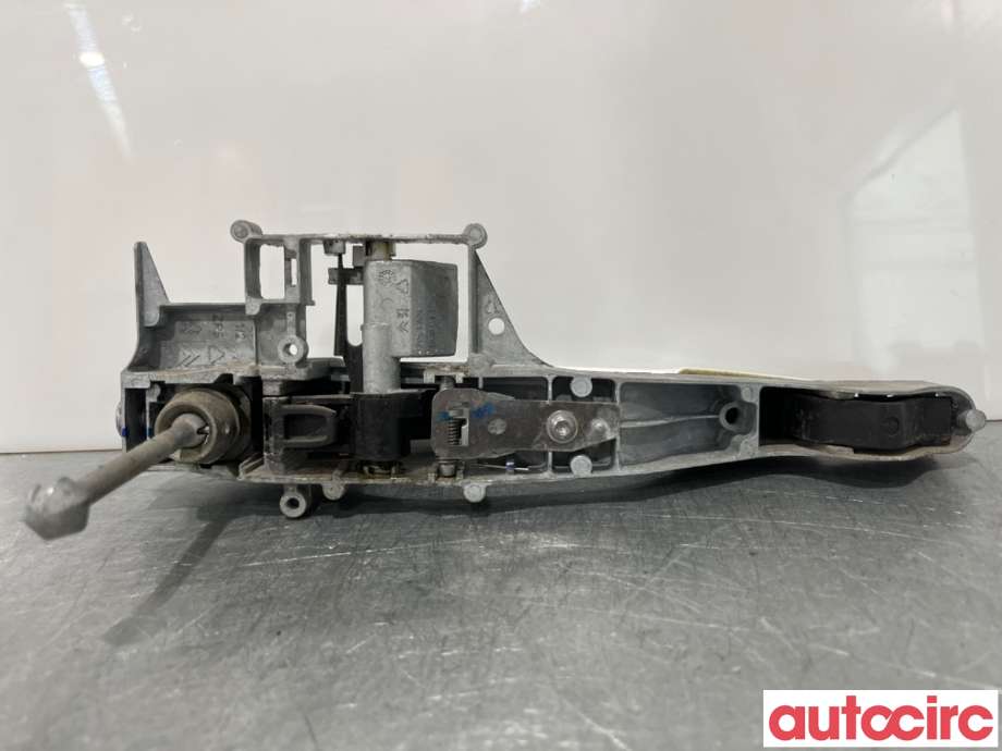 Dørhåndtak utv venstre foran til Peugeot 208 2012-2019 (Type I)  (PEUGEOT|9101GH|9680168680|910858)