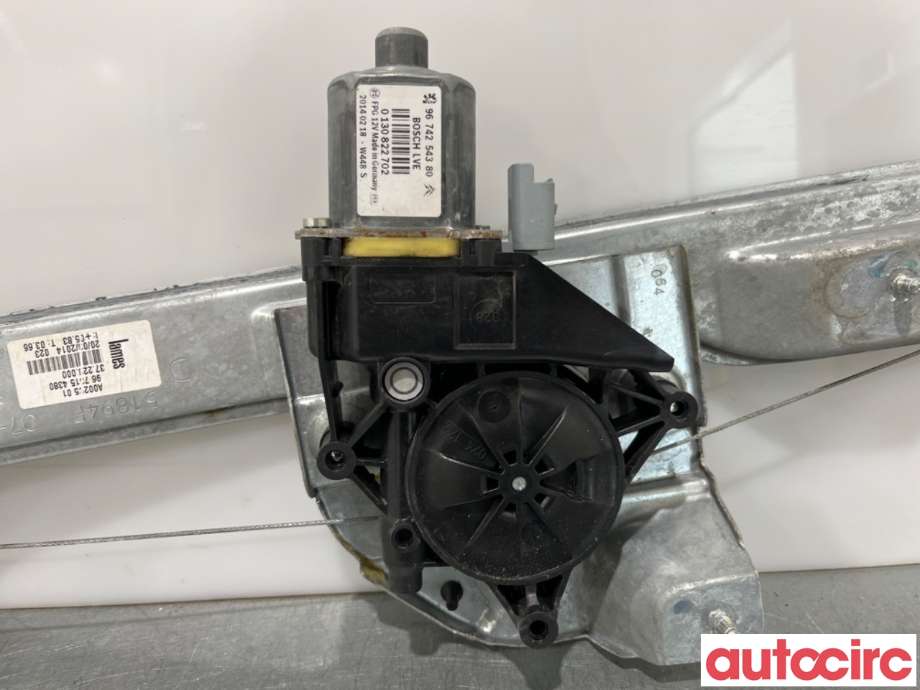 Ruteheis høyre foran til Peugeot 208 2012-2019 (Type I)  (PEUGEOT|9673154380|0130822702|9674254380)