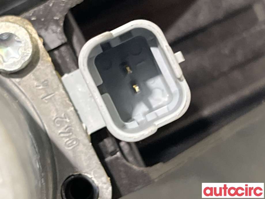 Ruteheis høyre foran til Peugeot 208 2012-2019 (Type I)  (PEUGEOT|9673154380|0130822702|9674254380)
