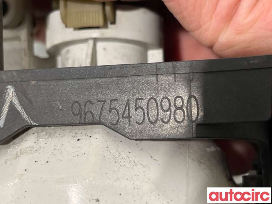 Tåkelykt høyre foran til Peugeot Partner 2015-2019 (Type II, Fase 2)  (PEUGEOT|9675450980|)