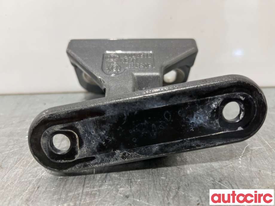 Hengsler til Mercedes CLA 2013-2019 (C117) (C117) (MERCEDES|A1767300637|)