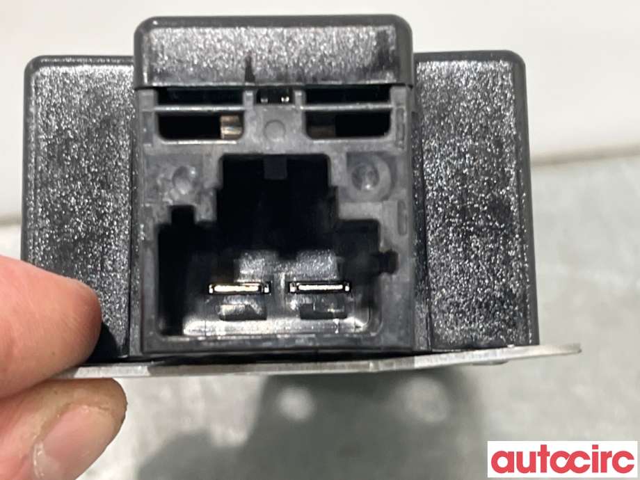 Antenne forsterker til VW Golf VI 2008-2012  (VOLKSWAGEN|5M0035570B|)