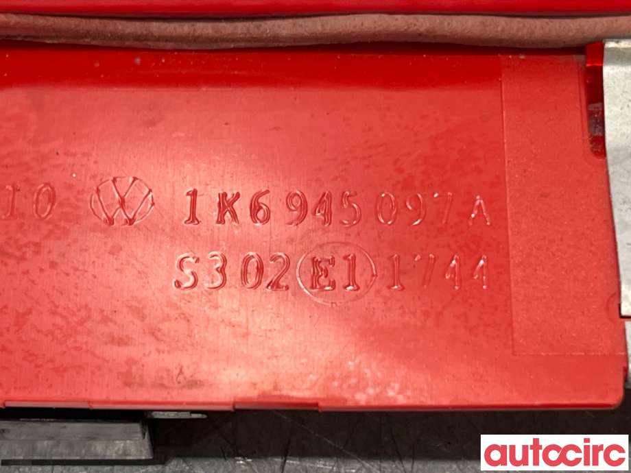 Baklykt bremselys bakrute til VW Tiguan 2007-2011 (Type I, Fase 1)  (VOLKSWAGEN|1K6945097B|1K6945087A|5N0945097)