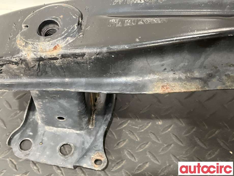 Støtfangerforsterkning foran til VW Caddy 2004-2010 (Type III, Fase 1)  (VOLKSWAGEN|1T0807109B|)