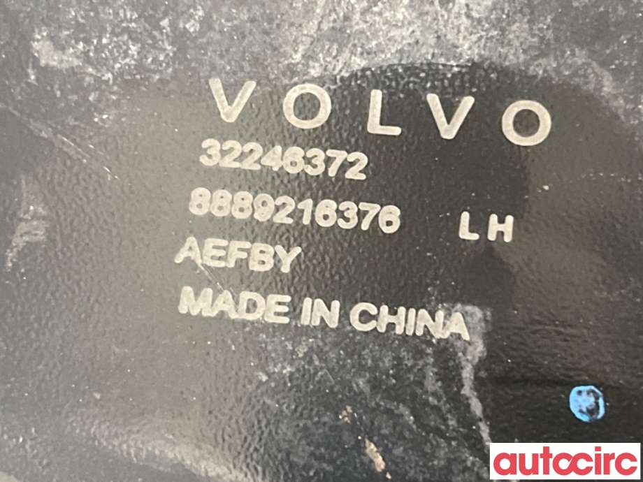 Bærebru venstre bak til Volvo C40 Recharge 2021-2024 (VOLVO|32315278|8889216376|32246372)