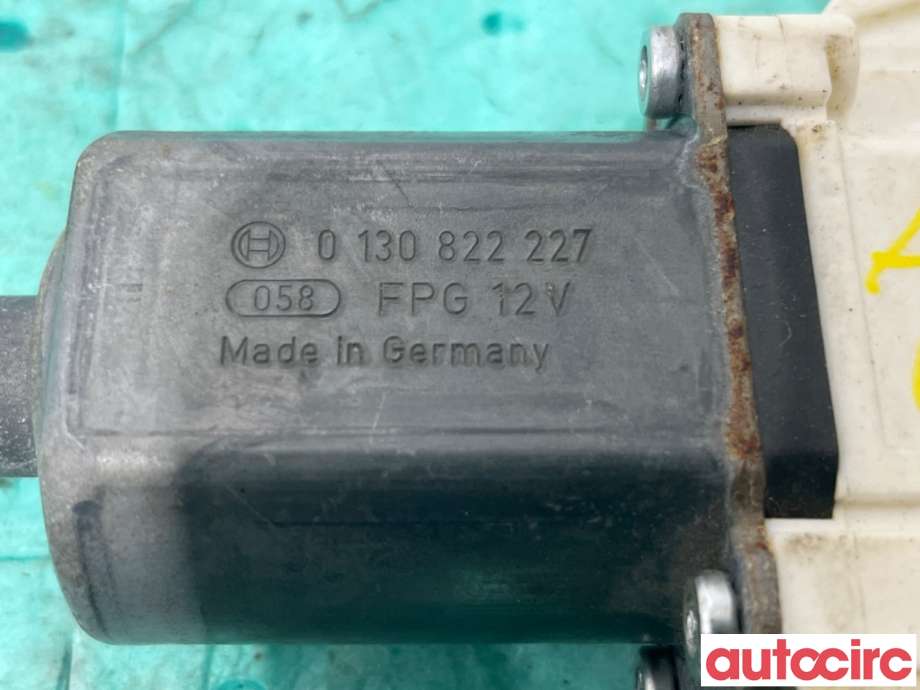 Ruteheis høyre foran til BMW 3-Serie 2005-2011 (E90/E91/E92/E93) (E90/E91/E92/E93) (BMW|67626927028|0130822227|6927028)