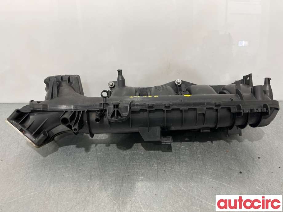 Manifold innsug til Mercedes CLA 2013-2019 (C117) (C117) (MERCEDES|A2700900737|)