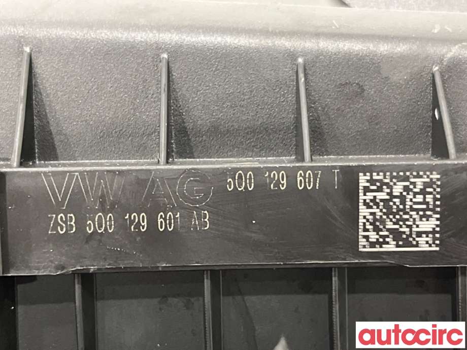 Luftfilterboks til Škoda Octavia 2013-2016 (Type III, Fase 1)  (SKODA|5Q0129607T||5Q0129607AT)