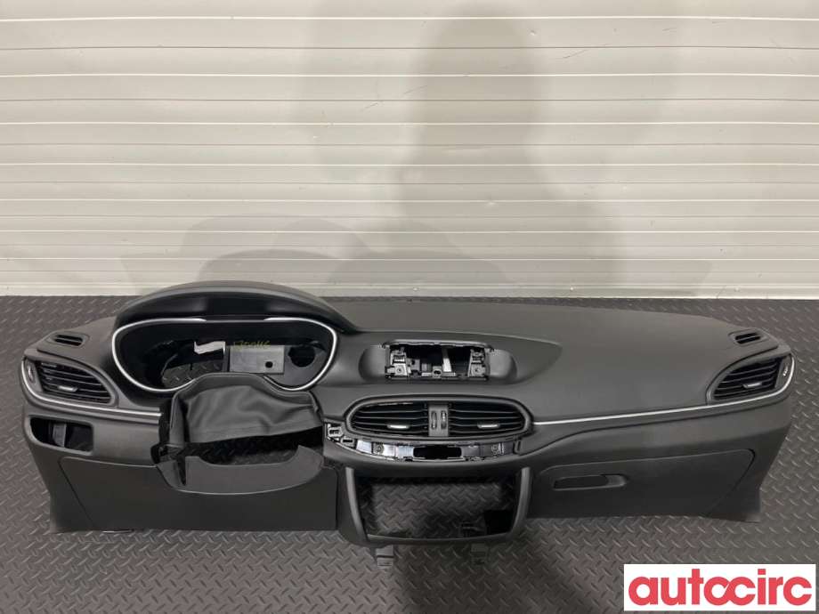 Dashbord til Fiat Tipo, 2017-->>  (FIAT|735637656)