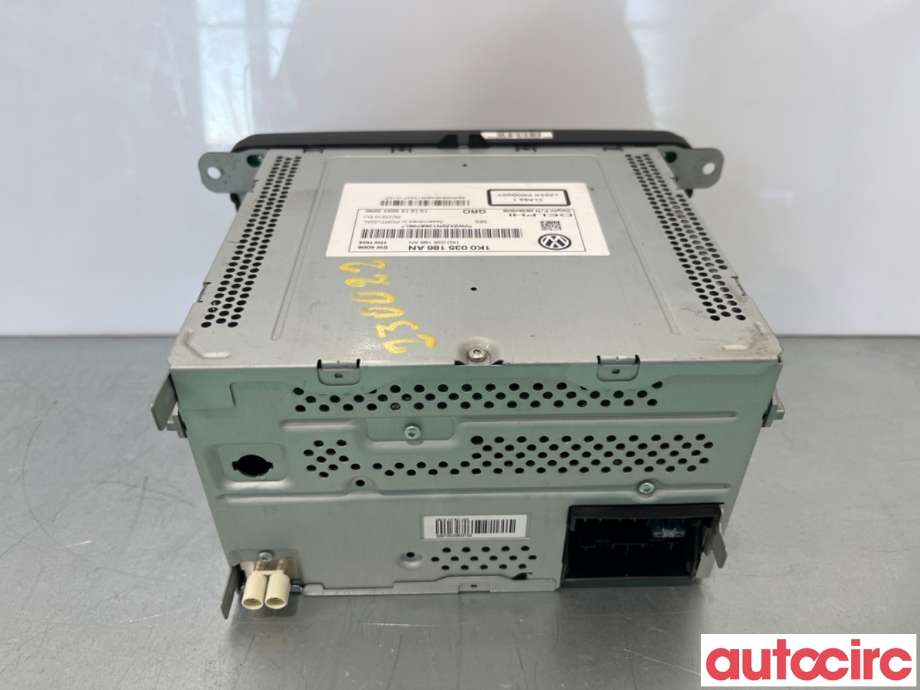 Bilstereo til VW Amarok 2010-2016 (Type I, Fase 1)  (VOLKSWAGEN|1K0057187NX|28364608|1K0035186AN)