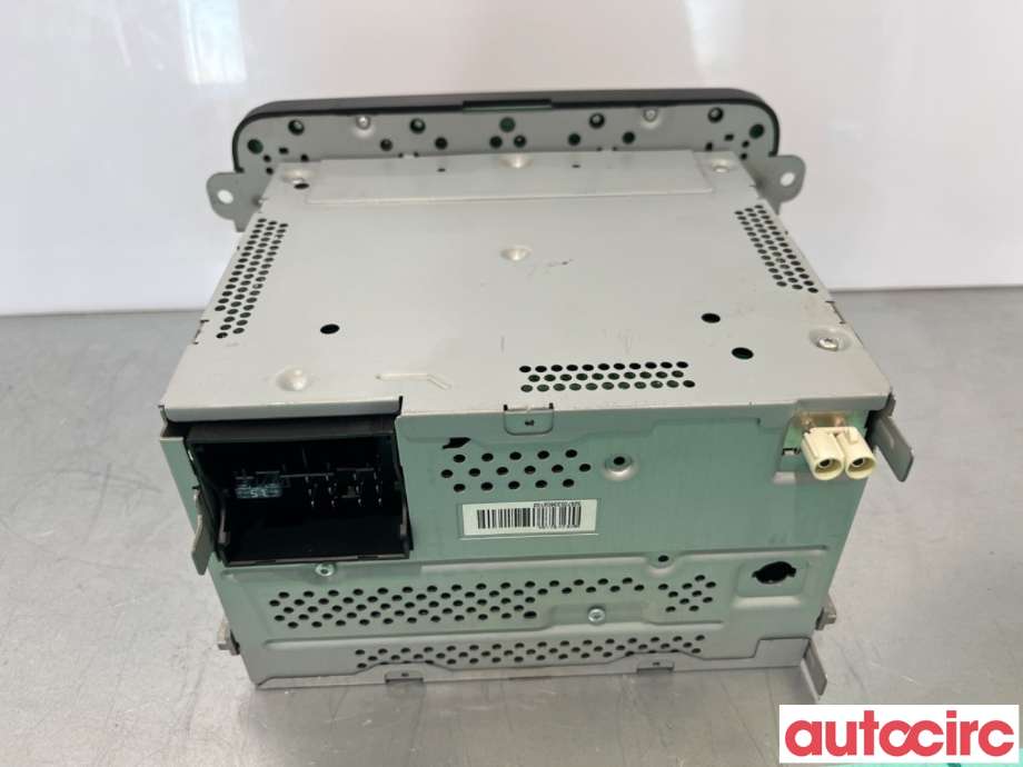 Bilstereo til VW Amarok 2010-2016 (Type I, Fase 1)  (VOLKSWAGEN|1K0057187NX|28364608|1K0035186AN)