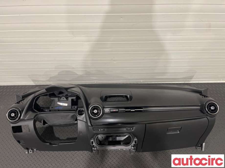 Dashbord til Mazda 2, 2015-2019 (Type III, Fase 1) (MAZDA|DA6C-60-400C 02)
