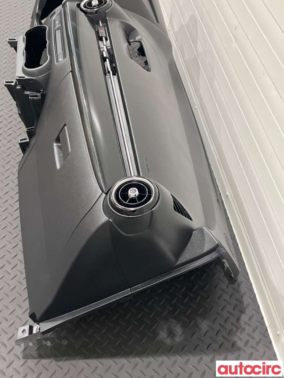 Dashbord til Mazda 2 2015-2019 (Type III, Fase 1) (MAZDA|DA6C-60-400C 02|)