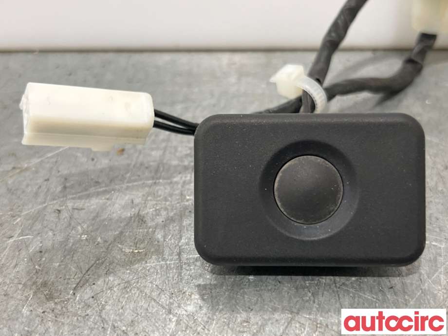 Bryter baklukeåpner til Mazda CX-5 2012-2017 (Type I)  (MAZDA|KD45-67-6S0B||GS2A676S0)