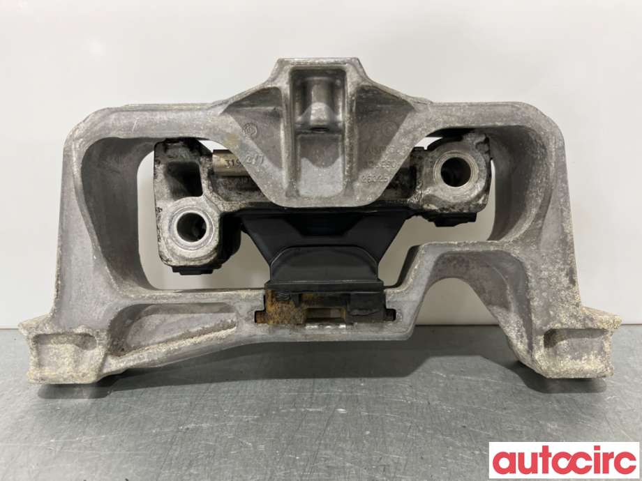 Motorfeste til Mercedes CLA 2013-2019 (C117) (C117) (MERCEDES|A2462402517|)
