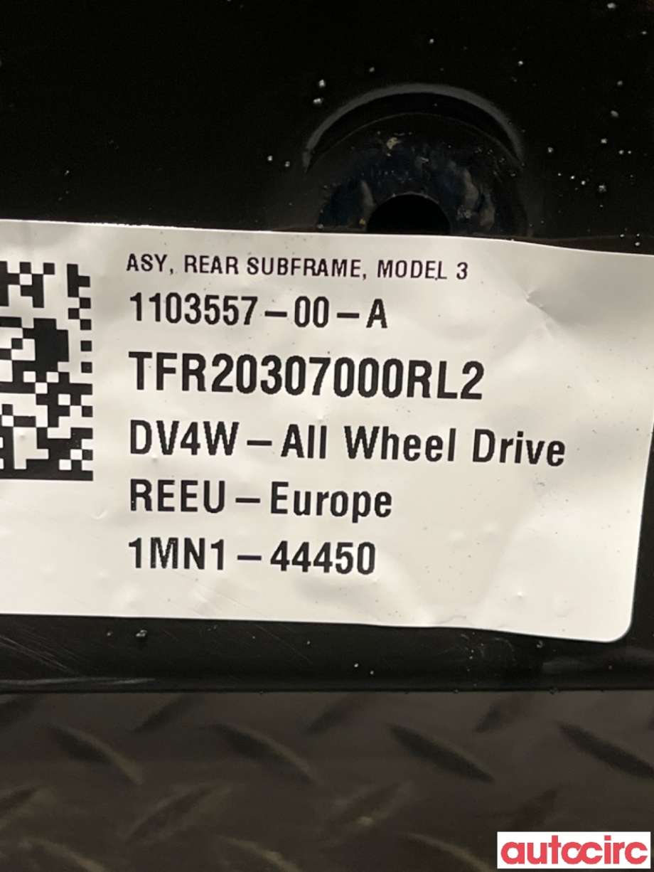 Travers bak til Tesla Model 3 2018-2023 (Fase 1)  (TESLA|1044580-00-D|)