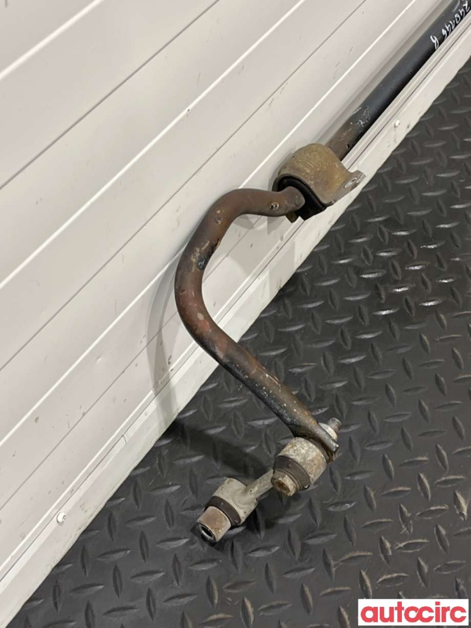 Stabilisatorstag bak til Mercedes A-Klasse 2012-2018 (W176) (W176) (MERCEDES|A2463203911|)